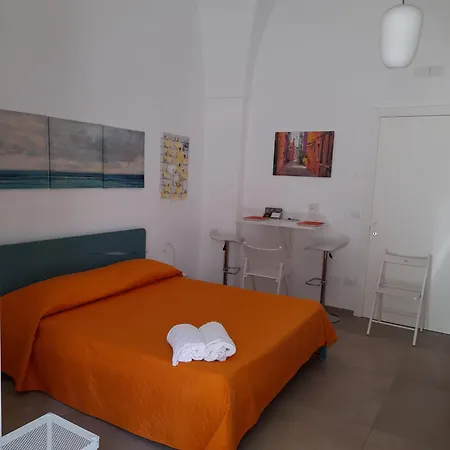 Apartment Angolo Manzoni 14 *